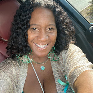 Meet your Posher, Yolanda